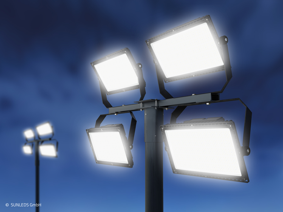 LED Flutlichtstrahler und Flutlichtanlagen für Sportplatz, Fussballplatz, Tennisplatz und Reitplatz LED-Flutlichtstrahler-Fussballplatz-Reitplatz-Sportplatz-Flutlichtanlagen