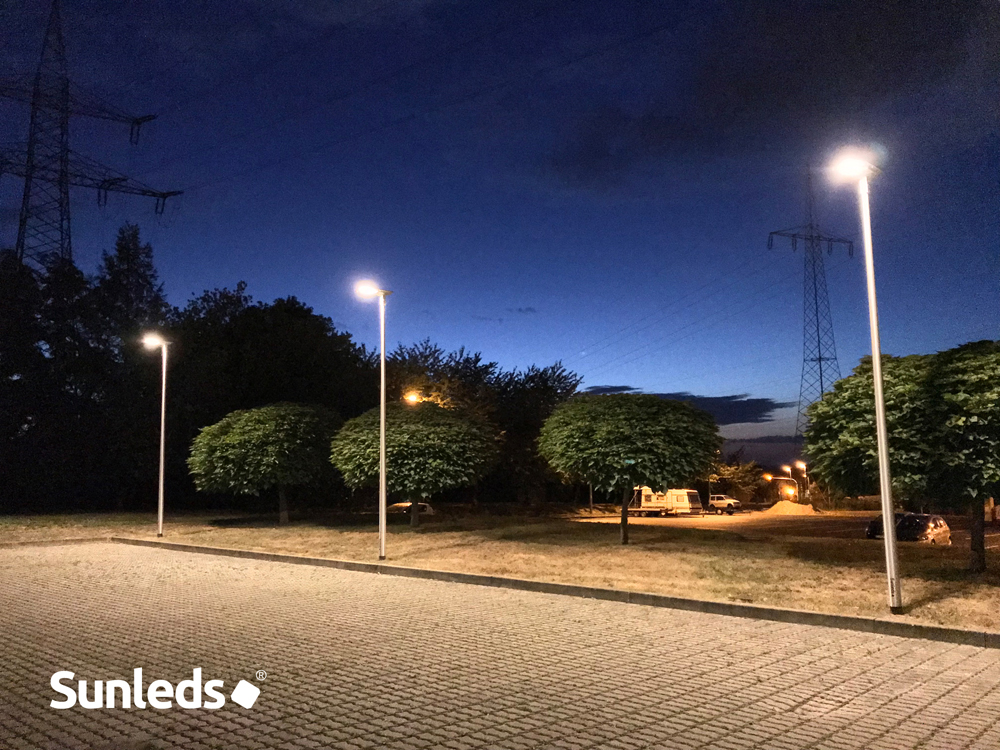 LED Mastleuchten auf Lichtmasten LED-Mastleuchten-auf-Lichtmast